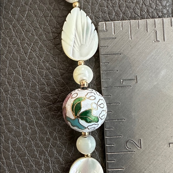 Vintage Mother of Pearl with Cloisonné Necklace - Picture 4 of 7